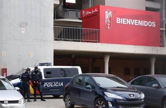 La Policía Nacional en Los Cármenes (Granada)