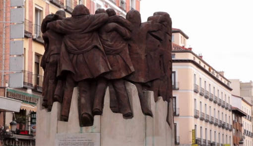 Monumento en homenaje a la víctimas de Atocha 