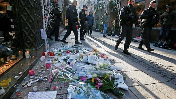 Flores y velas tras el atentado de Estrasburgo