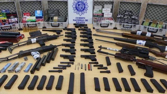 El arsenal de armas incautado por la Policía Nacional
