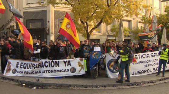 Manifestación del sindicato Jusapol por la equiparación salarial
