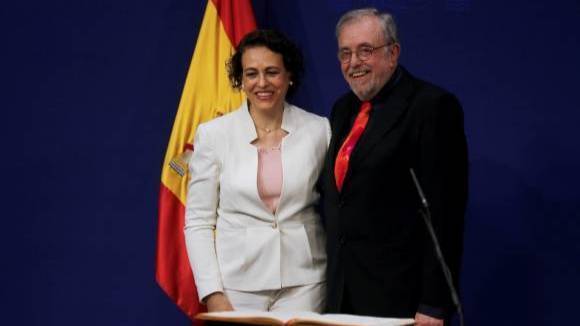 La ministra de Trabajo, Migraciones y Seguridad Social, Magdalena Valerio junto a Octavio Granado, secretario de Estado de Seguridad Social