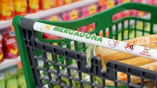 La trampa de la marca blanca: muchos supermercados imponen sus productos bajo el cebo del ahorro para después subir el precio y bajar su calidad