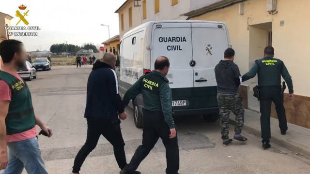 La Guardia Civil desarticula una peligrosa banda de ladrones de cajeros que usaban un potente explosivo