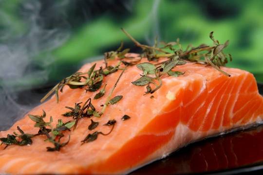 El salmón,  uno de los pescados azules más saludables y consumidos 