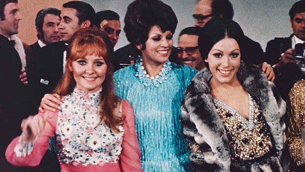 Lulú y Salomé ganadoras de 1969 con Massiel ganadora del año anterior. 
