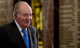 La última corte de Juan Carlos 'El Solitario': ricos, viejos amigos y su inseparable médico, los bastiones en su retirada