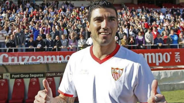 José Antonio Reyes con la camiseta del Sevilla.