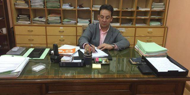 Miguel Ángel Berzal en su despacho.