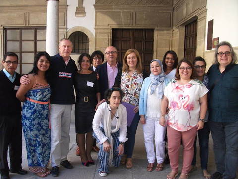 Algunos de los escritores con don Rogelio Chicharro en Baeza.