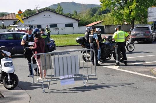 La Guardia Civil colaborando con la Gendarmería francesa