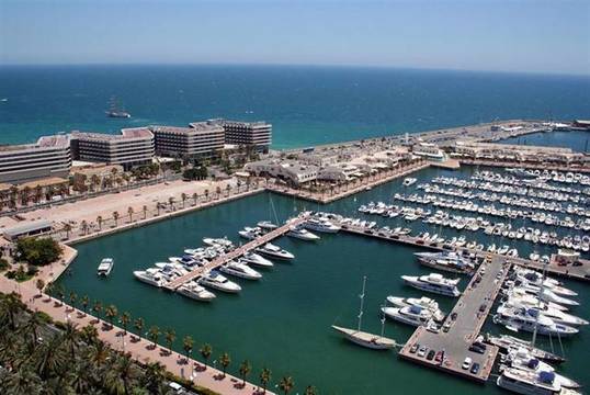 Alicante hará todo lo posible para no perder turismo británico