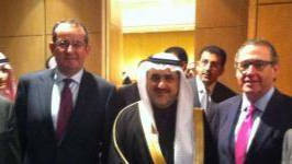 José Luis Suárez Gutiérrez (derecha), presidente del grupo Copasa junto a las autoridades sauditas