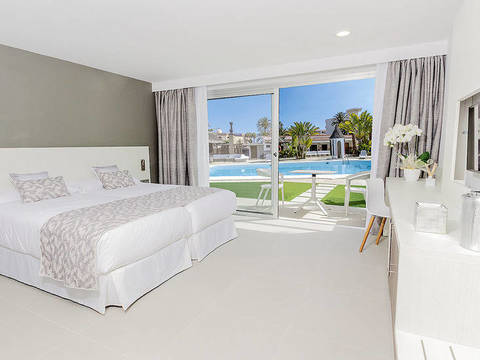 El hotel Sanom Beach Resort es uno de los más lujosos de la Playa del Inglés, en Gran Canaria. 