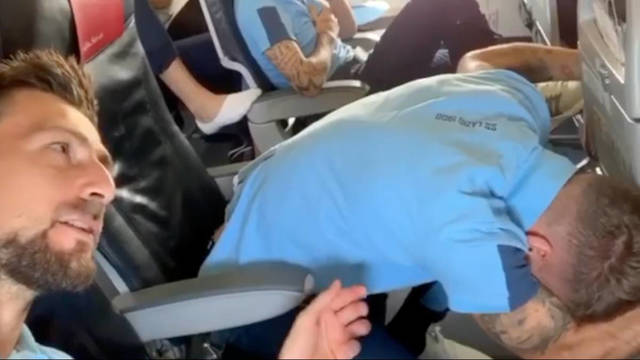 Video de Inmobile en el avión