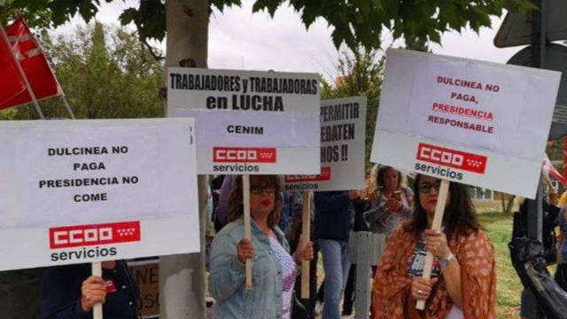 Protesta de los trabajadores del complejo de la Moncloa.