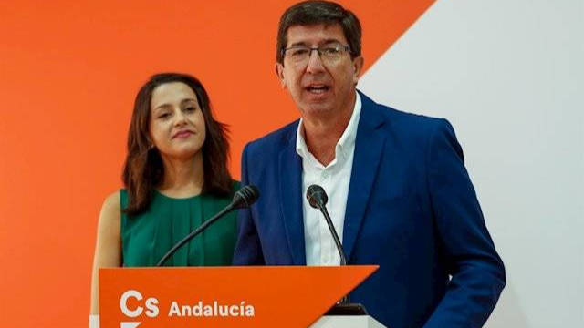 Inés Arrimadas, portavoz de Ciudadanos en el Congreso, junto a Juan Marín, vicepresidente de la Junta de Andalucía
