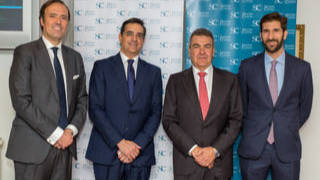 De izquierda a derecha: Alejandro Sánchez Raymundo (socio Sánchez Cánovas), José Cañete Sánchez (socio Sánchez Cánovas), Carlos Bertomeu (Presidente Ejecutivo Air Nostrum y ponente) y Javier de Lucas Sánchez (socio Sánchez Cánovas).
