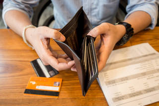 Puntos clave para financiar un imprevisto si se tiene nómina o se posee tarjeta de crédito