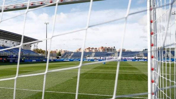 Hasta 12 fichajes realizados por clubes españoles están siendo investigados