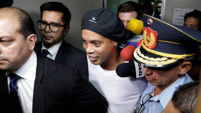 Ronaldinho fue trasladado a la cárcel este sábado