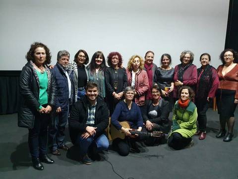 Participantes y autoridades en el Teatro Principal de Puerto Real, en el estreno del disco 