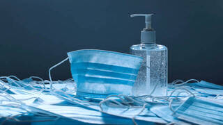 Cómo debes desinfectar correctamente tu mascarilla reutilizable con productos de limpieza de uso habitual