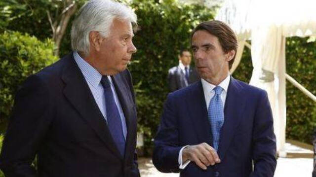 Los expresidentes Felipe González y José María Aznar