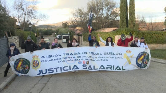 Protesta de Jusapol frente a la casa de Iglesias.