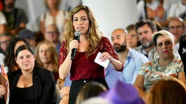 María Teresa Pérez en un mitin de Podemos.