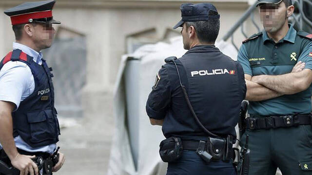 Policías y guardias civiles piden equipararse con mossos por ejemplo.