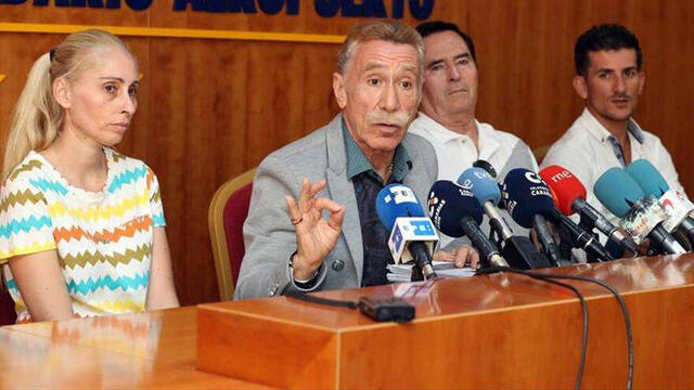 La rueda de prensa del pasado año con Ithaisa Suárez y el abogado Marcos García Montes.