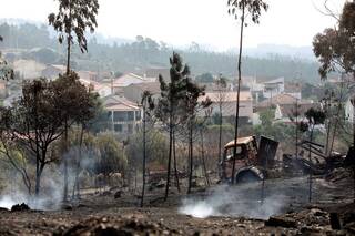Alarma en Portugal: Siete incendios activos amenazan con llegar a España