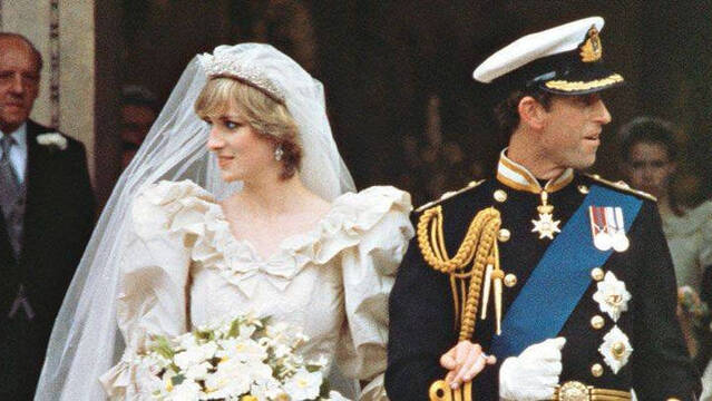 Diana de Gales y Carlos de Inglaterra.
