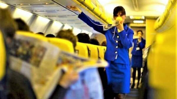 Una tripulante de cabina de Ryanair.