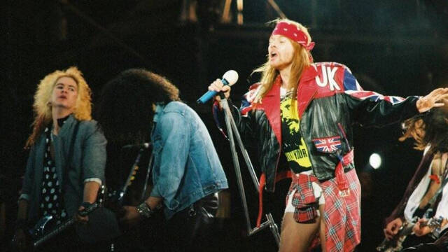 La última canción que escuchó el dictador durante la Operación Causa Justa fue Welcome to the Jungle de Guns N' Roses.