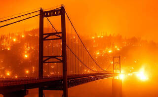 Imágenes impactantes: El cielo se tiñe de naranja en regiones del oeste de Estados Unidos tras los incendios forestales