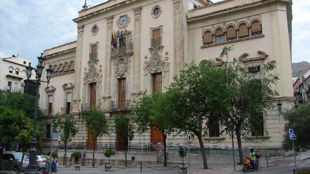 El Ayuntamiento de Jaén.