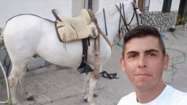 Sergio Ruiz con su caballo Macareno.