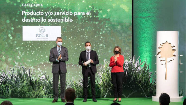 El CEO De Souji entre la ministra de Transición Ecológica y el Rey Felipe VI.