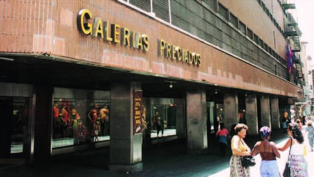 Una fachada de la emblemática Galerías Preciados.