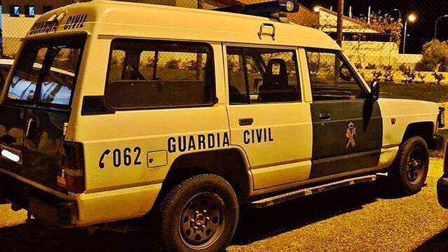 Vehículo de la Guardia Civil en Alicante aún en funcionamiento.