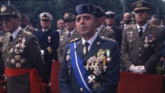 El General Rodríguez Galindo en un  acto oficial.