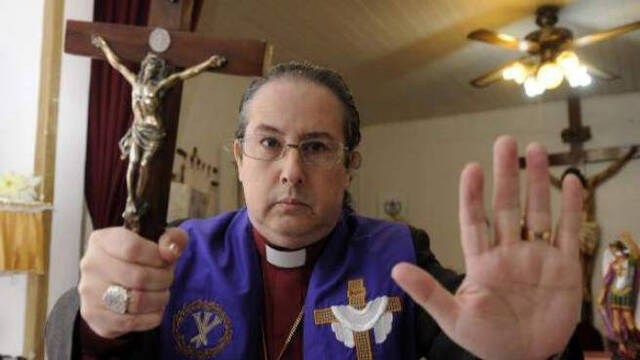 El Obispo Manuel Acuña.