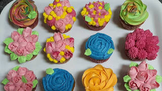 Las mejores recetas de repostería casera: Cómo hacer cupcakes en flor para el Día de la Madre