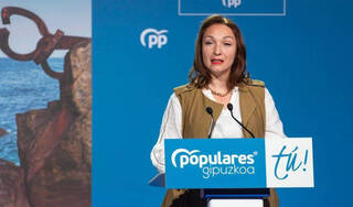 Muriel Larrea, presidenta del PP de Guipúzcoa: "Se discrimina a todos los ciudadanos que no dominan el euskera"