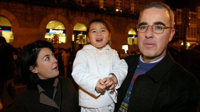 Rosario Porto, junto a su hija Asunta y su marido Alfonso Basterra.