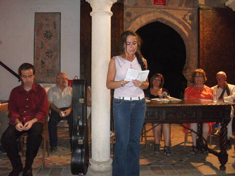 Pilar Redondo en el Palacio de Mondragón, en Ronda, participando en un acto cultural dedicado al poeta homenajeado.