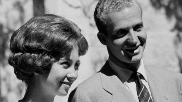 Juan Carlos y Sofía en Atenas en 1962, poco antes de su boda. 