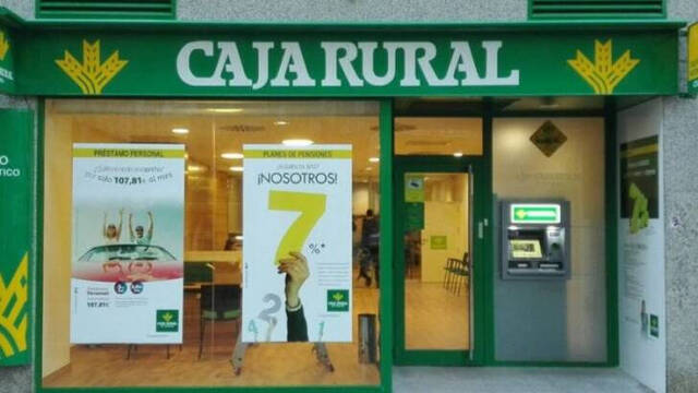 Finanzas Intolerable barajar El afectado por la supuesta estafa de Caja Rural: "En lugar de as | El  Cierre Digital